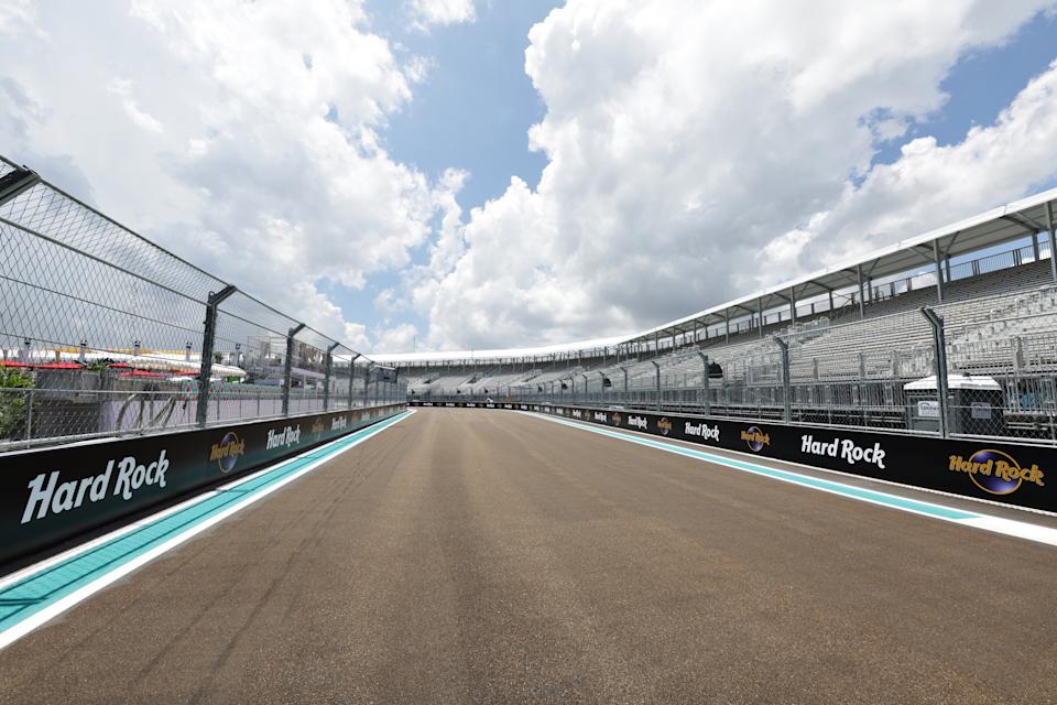 MIAMI, FL - 4 de maio: Uma visão geral do circuito durante as prévias antes do Grande Prêmio de F1 em Miami no Autódromo Internacional de Miami em 4 de maio de 2022 em Miami, Flórida.  (Foto de Mark Thompson/Getty Images)