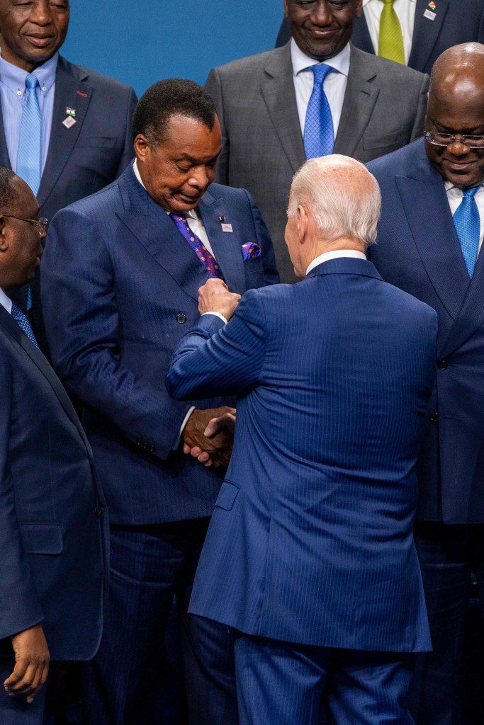 Biden conversa com o presidente da República do Congo, Denis Sassou Nguesso, que está no cargo há 38 anos. 